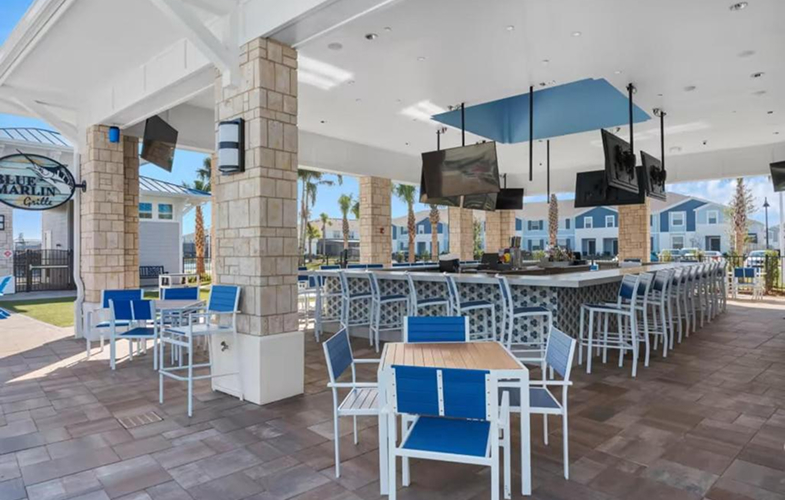 Poolside Drinks Bites at the Tiki Bar - Windsor Island Resort