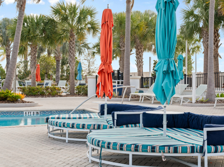 Windsor Island Resort - Daybed Reservation